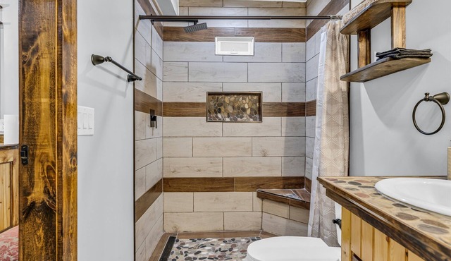 Carpenters Corner, Scenic, Tiny Luxury