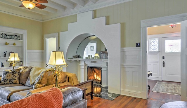 Carpinteria Apt w/Hot Tub - 10 Min Walk to Beach!