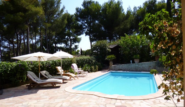 CARQUEIRANNE APARTMENT WITH POOL 2MN BEACH