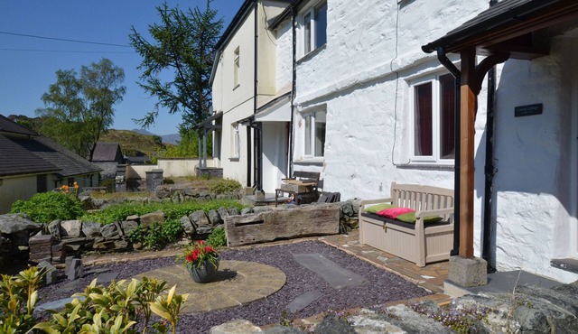 Carreg Cottage - Two Bedroom House, Sleeps 4