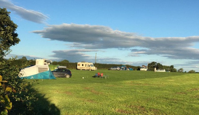 Carreg y Gwynt Campsite - Touring and tent pitches