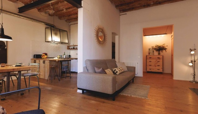 Carrer Nou - Holiday Apartment Rental in Girona | Bravissimo