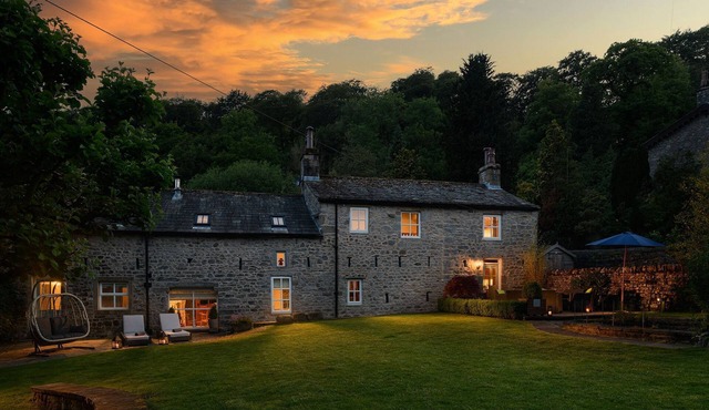 Carrholme Cottage - Rural luxury, sleeps 12 guests in 6 bedrooms