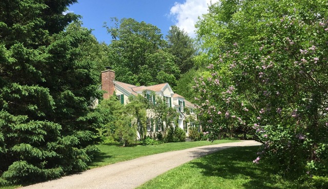 Carriage House Apartment In The Heart Of Manchester, VT—Walk To All!!