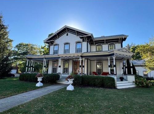 Carriage House Bed and Breakfast