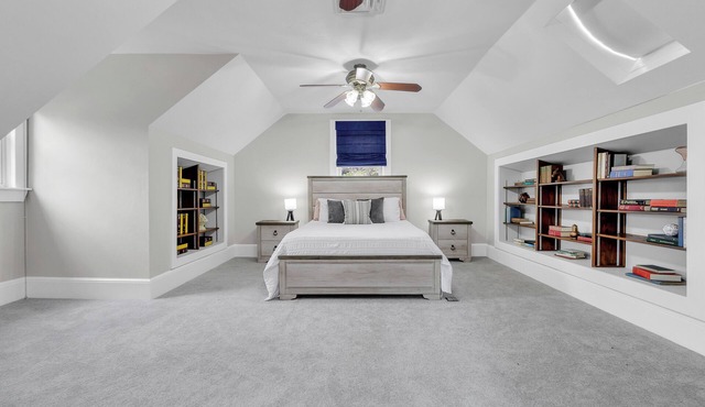 Carriage House Historic and Modern in the Grandin Village