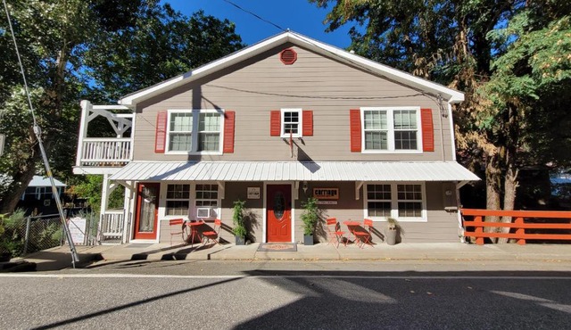 Carriage House Inn