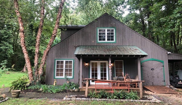 Carriage House on 42 Acres in West River. Just 17 Miles from Annapolis.