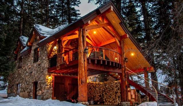 Carriage House on the Stream Hot Tub Walk to Sundance Mountain Cabins Utah