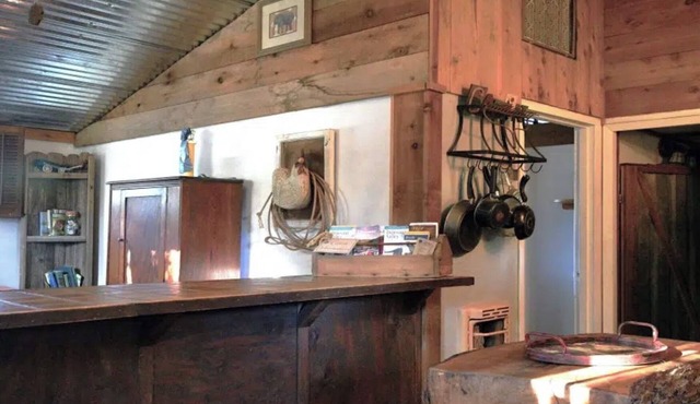Carriage House. River Cabin. Sleeps 4