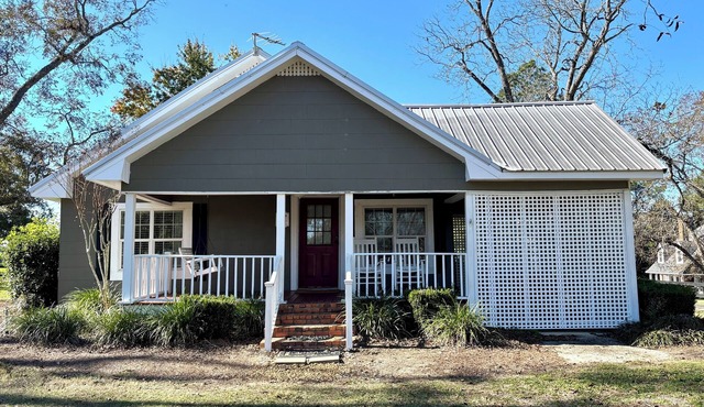 Carriage House Sleeps 9