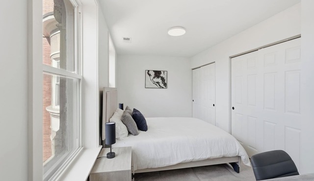 Carriage House: Stylish 1BR Retreat