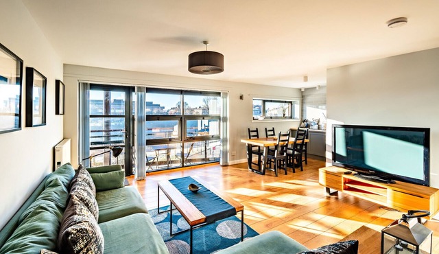 Carrick Quay Two bedrooms with balcony