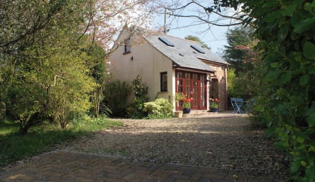 Carriers Stable - Country cottage, Great ferry discounts.