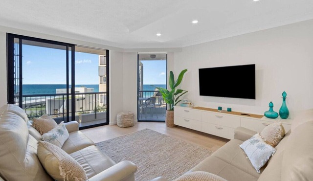 Carrington Coastal Escape - Views, Wi-fi, Parking