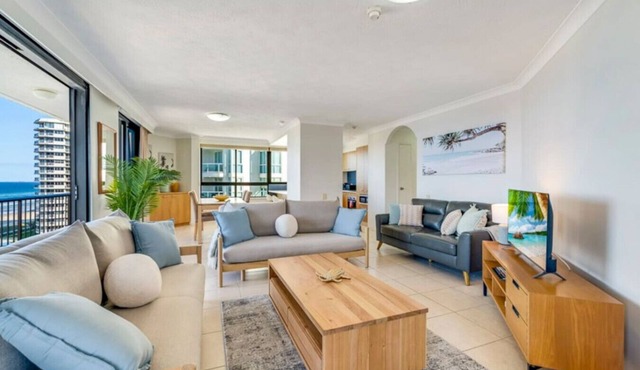 Carrington Getaway - Ocean Views, WiFi & Parking