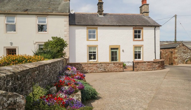 CARROCK COTTAGE, family friendly, with open fire in Dalston