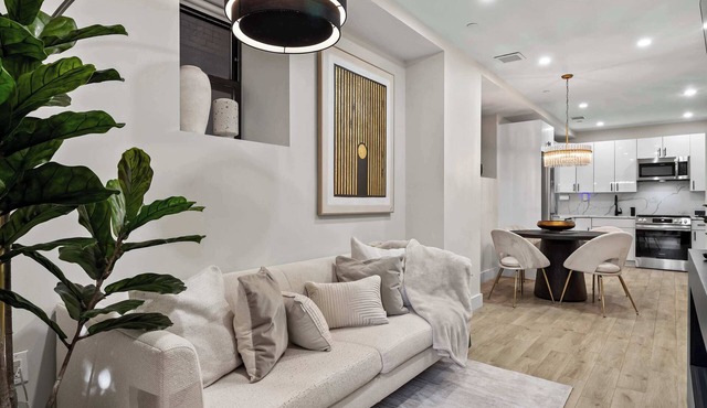 Carroll Court by Rove Travel Apartment w Terrace