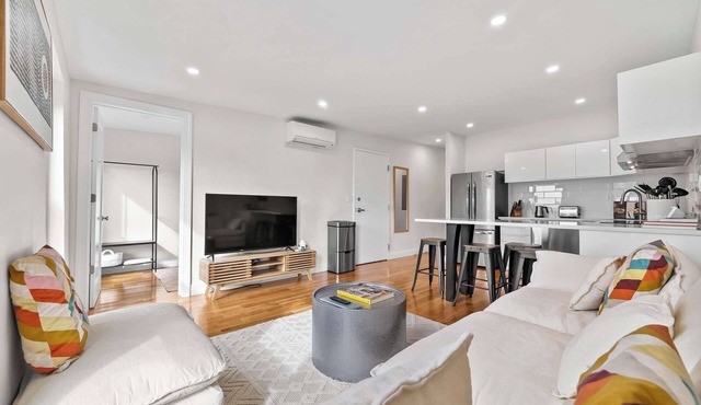 Carroll Place | Bright 3BR Apt in Carroll Gardens