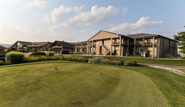 Carroll Valley Hotel | 2 Dbl Beds + Resort Access