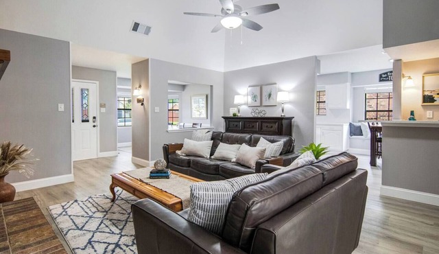 Carrollton Retreat – Pet-Friendly, Sleeps 8!