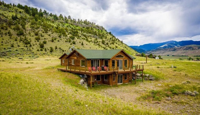 Carsey K Ranch -4 Bedroom Home with Unparalleled Views Of The Paradise Valley