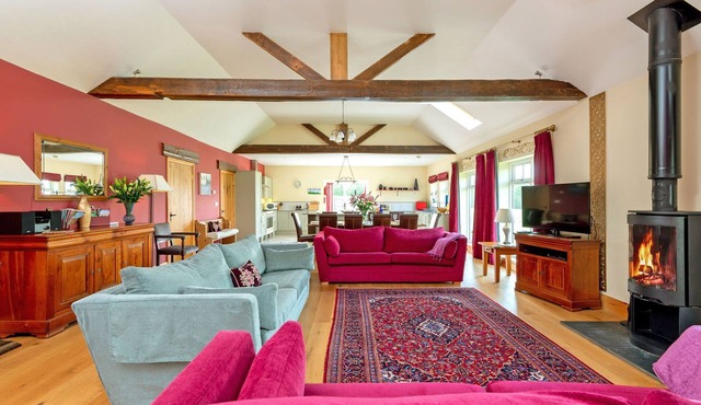 Cart House 4 bedrooms - sleeps 9 guests in 4 bedrooms