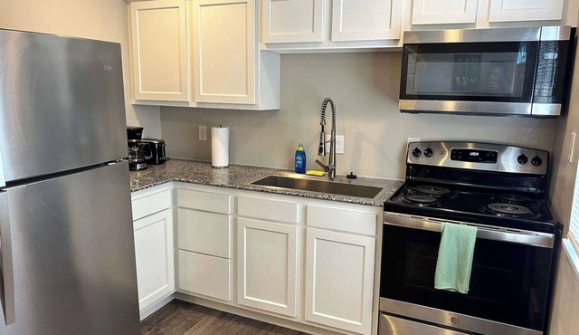 Carter #1, Two bedroom unit near Xavier, Downtown