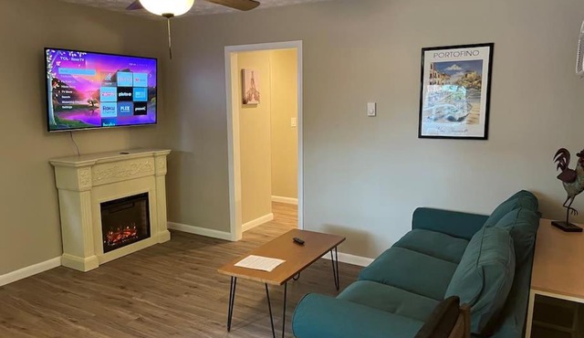 Carter #6 Two Bedroom Apartment near Xavier