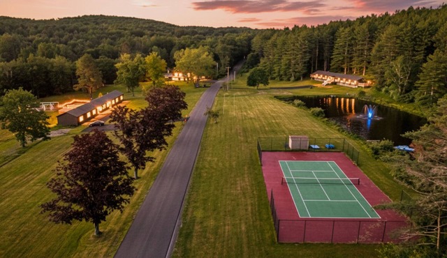 Carter Bridge Estate - Sleeps 52