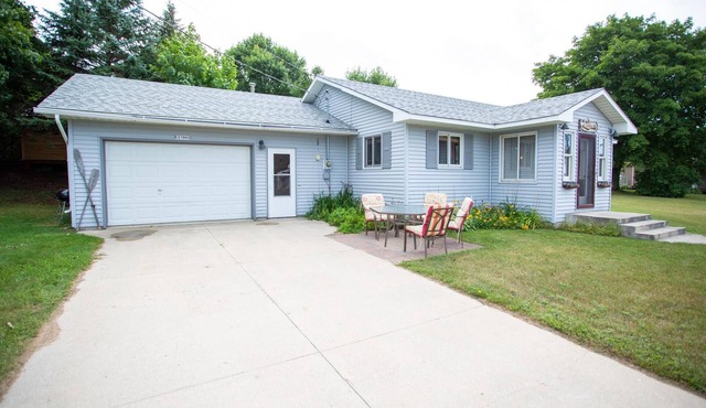 Carter's Cottage - 2BR/2BA cottage in Grand Marais walking distance to downtown