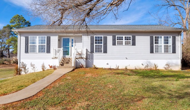 Carter Street | Walkable Crozet | Pet-Friendly