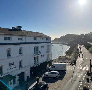 Carteret centre, port avec balcon vue mer