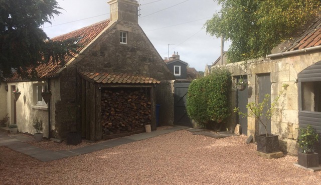 Carters Cottage is a 200 year old fully refurbished stone built weavers cottage.