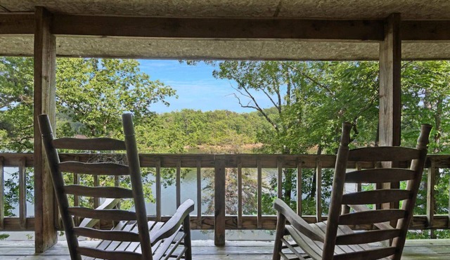 Carters Lake Lakeside Log Cabin #2 includes boat slip at the marina