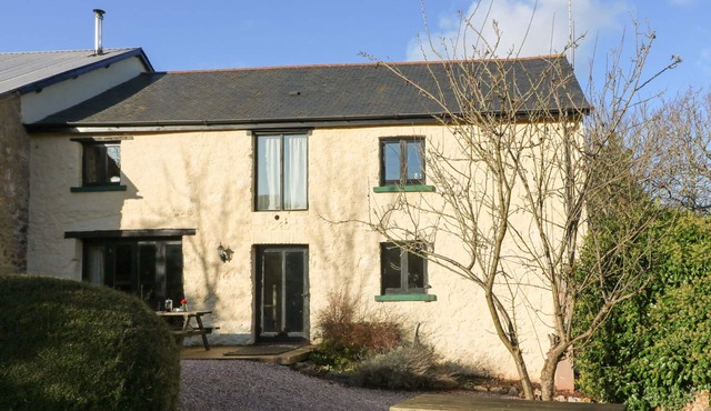 CARTHORSE COTTAGE, family friendly, with pool in Teignmouth