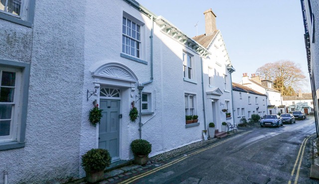 CARTMEL FLAT, romantic in Cartmel