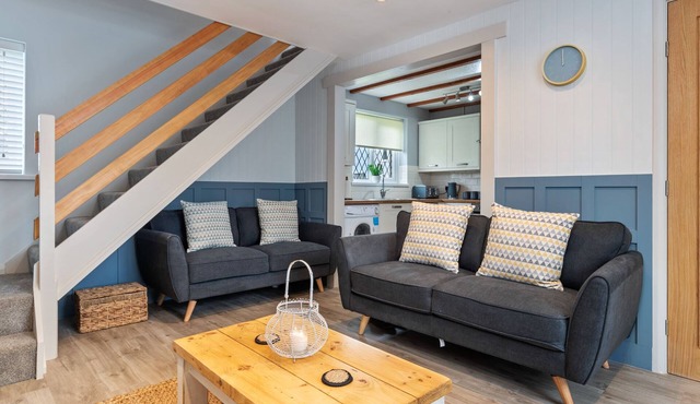 Cartwright's Cottage - Pool, Sports Courts, Park