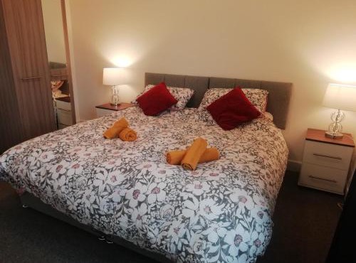 Carvetii - Vincent House - Large 3 bedroom apartment with on-site parking