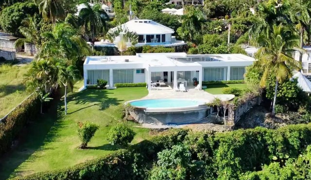 Casa Amalfi Ocean View, 4 Bedroom, One floor, no steps, Modern Villa.