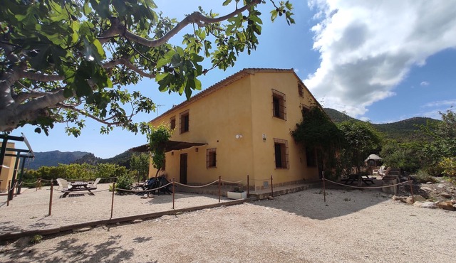 Casa Amarillas. Finca el Campillo