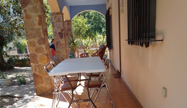 Casa AMB Jardi en Pueblo Medieval en el Alt Emporda a 10 min Playas Costa Brava