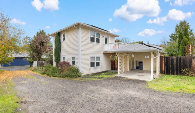 Casa Amore Ashland~Pet-Friendly~Walkable to the Plaza, OSF, Restaurants & More