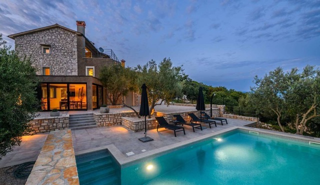Casa Anonima with pool, near Labin