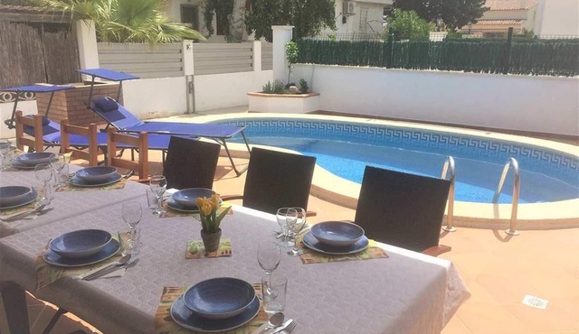 CASA ANTONIO,Ideal house for your holidays near the sea, free wifi, air conditioning optinal, private pool, pets allowed, dog’s beach.