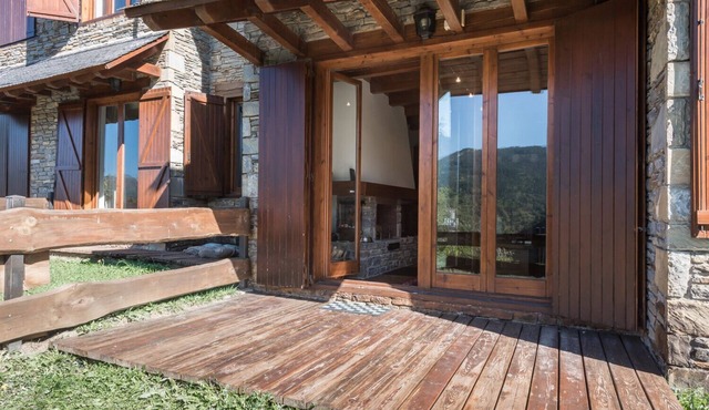 Casa Aran by Totiaran fabulous duplex 8p spectacular views at the foot of the ski slopes