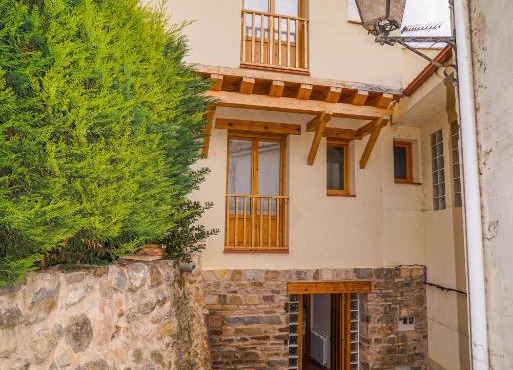 Casa Arnedillo by Apartamentos Arnedillo