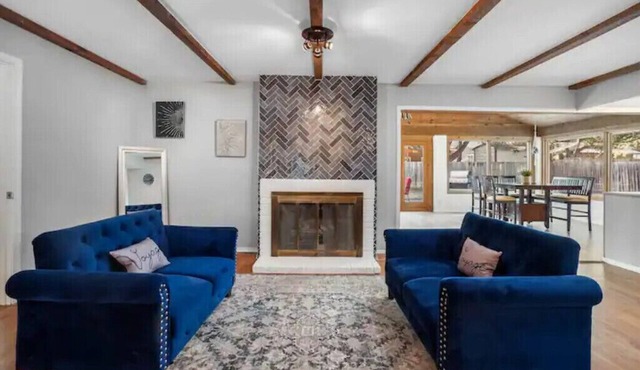 Casa Azul ~ 4B/2.5B ~ 10 Min to LAFB, 2 King Beds & Pet Friendly