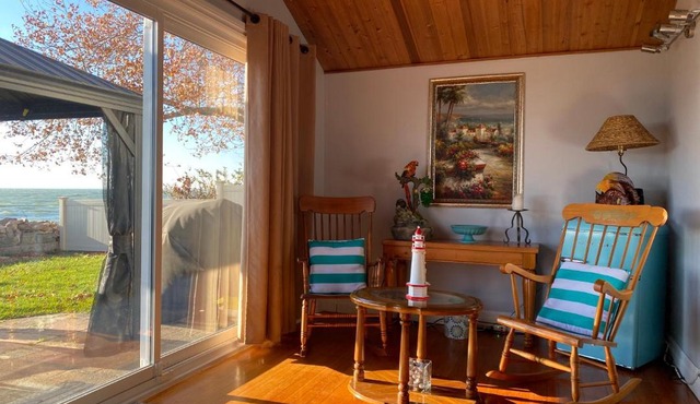 Casa Azul- Entire Lakefront Cottage with Hot Tub