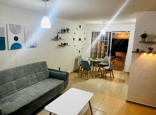 Casa B Héroes León
